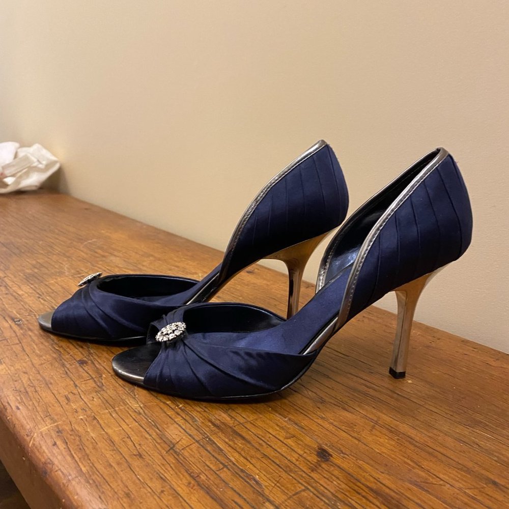 Satin sandals by Nine West